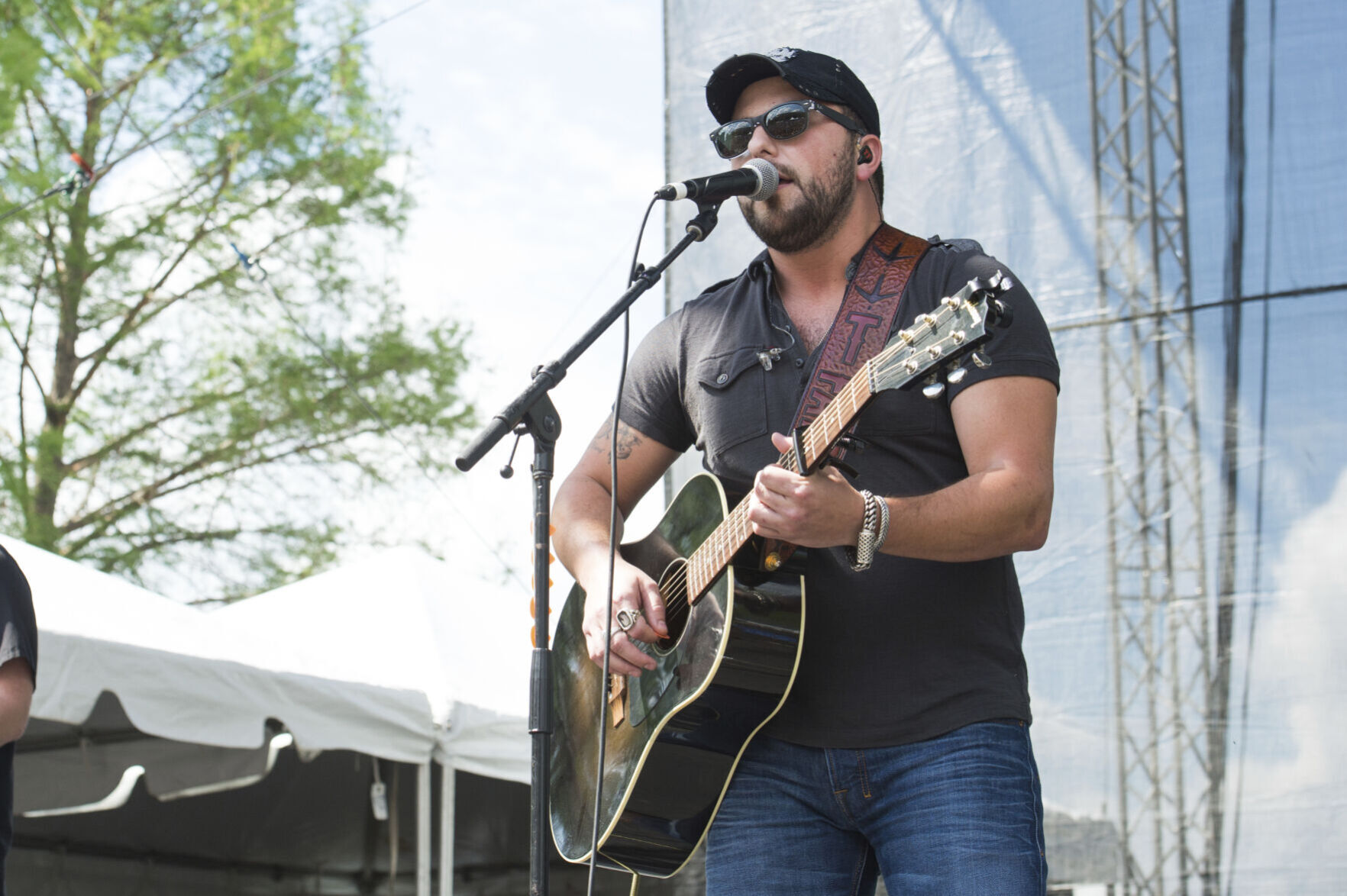 Tyler Farr